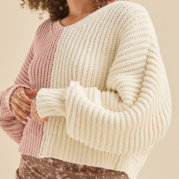 Altar'd State Sweaters - Altar’d State women’s two tone boxy fit dolman sleeve v-neck sweater size XL